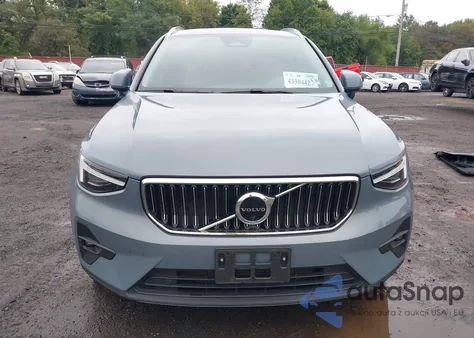 2023 Volvo Xc40 B5 Ultimate Bright Theme z USA, uszkodzony, nr VIN YV4L12UA0P2053589